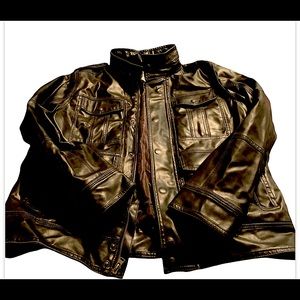 Men’s L Levi’s dark brown vegan leather waist jacket with zip and snap closure.